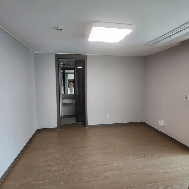 [Yeonsu, Incheon] 10-person ocean view full air conditioning 35 pyeong newly built 4-room apt 63