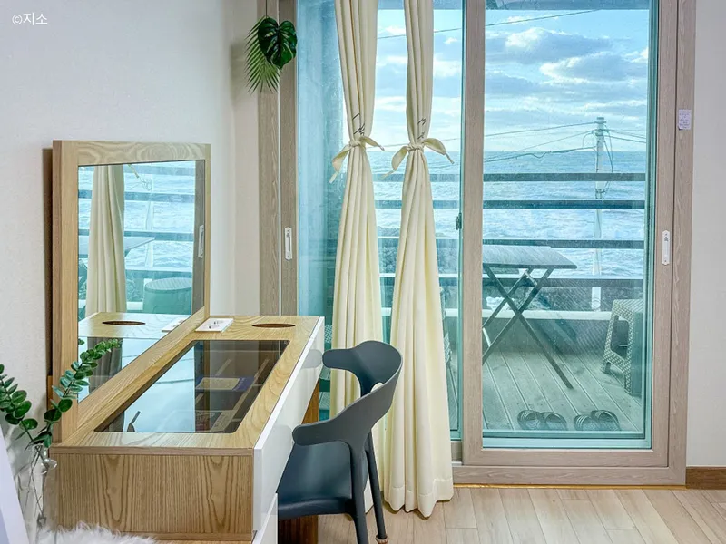 [Hallim, Jeju][Jeju Hyeopjae] Ocean view right in front of the sea Biyangdo Sunset view independent house 2nd floor 22