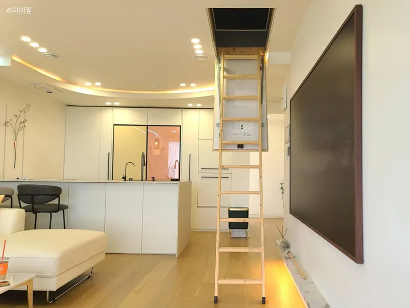 [제주 조천] 오션뷰와 일출, 다락방을 품은 최고급 리뉴얼 제주잠B 4층 31