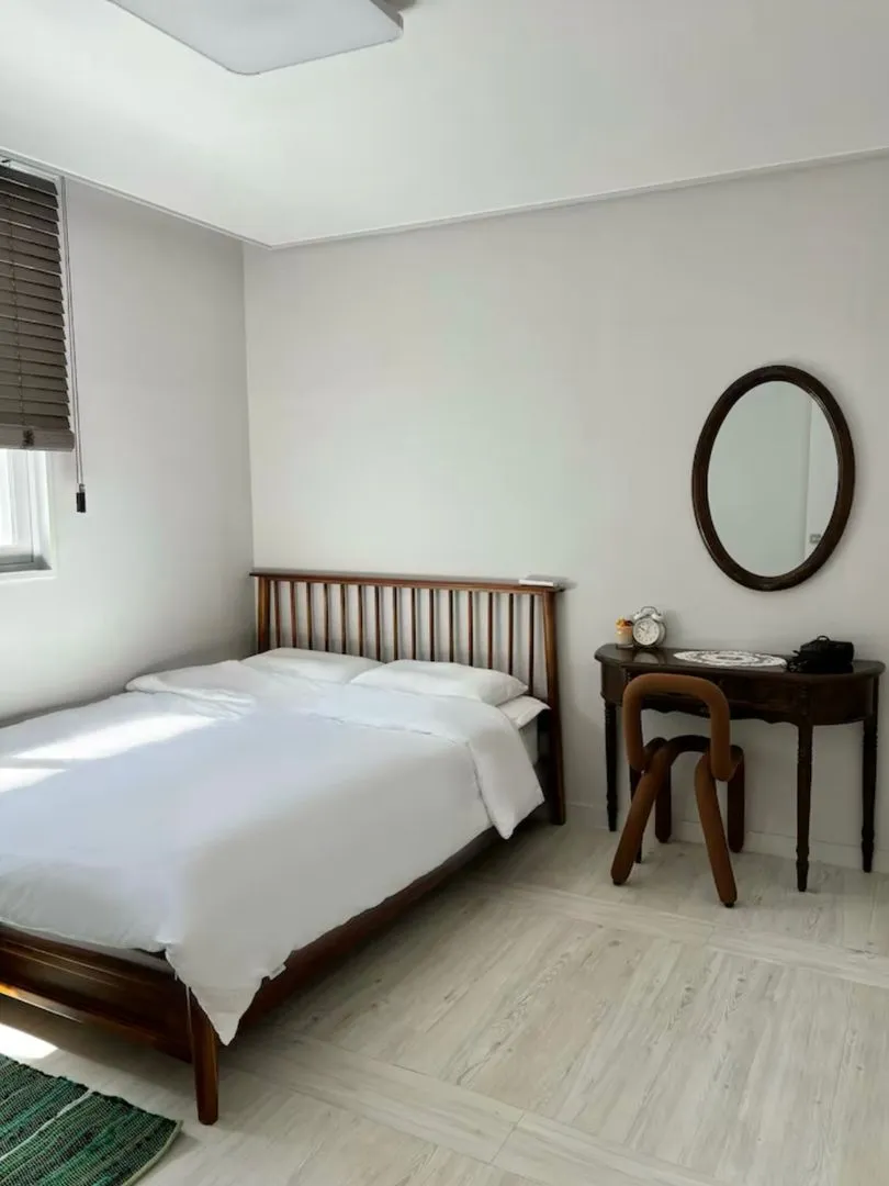 Two-Bedroom in Nam-gu, Gwangju — 83m², sleeps 6, 1 bath