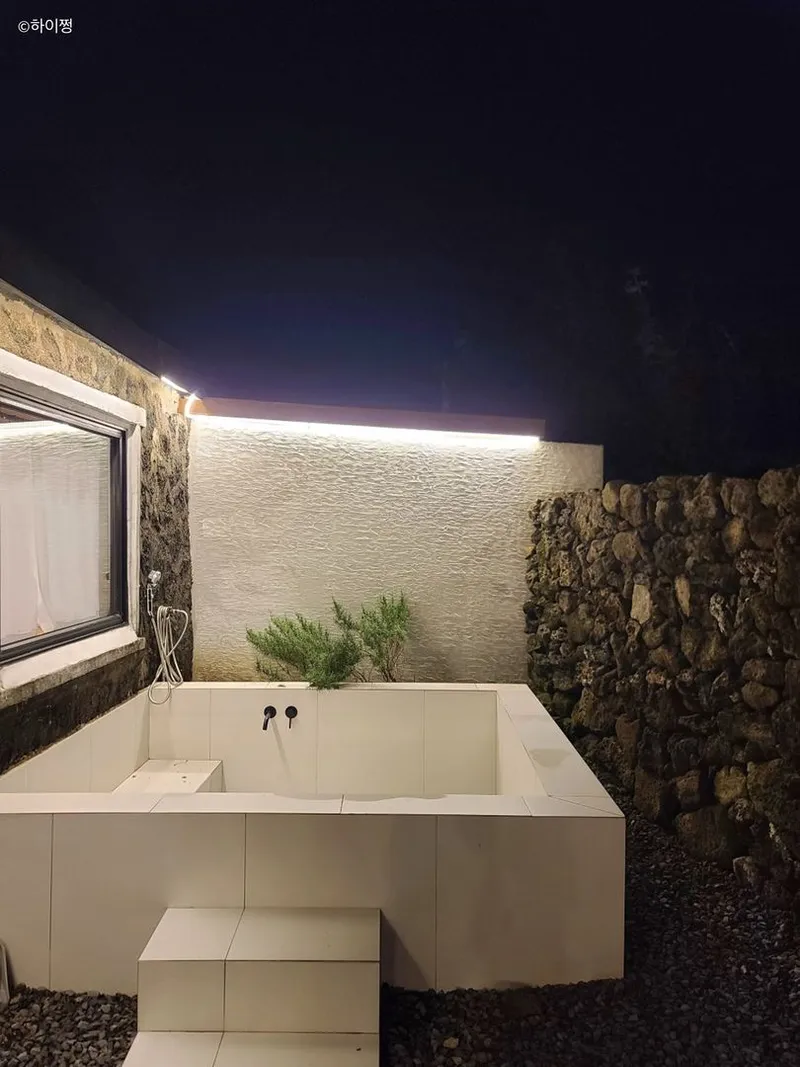 [Hallim, Jeju] Stone house with Geumosan #Two-room/Private Jacuzzi/High stone wall 61
