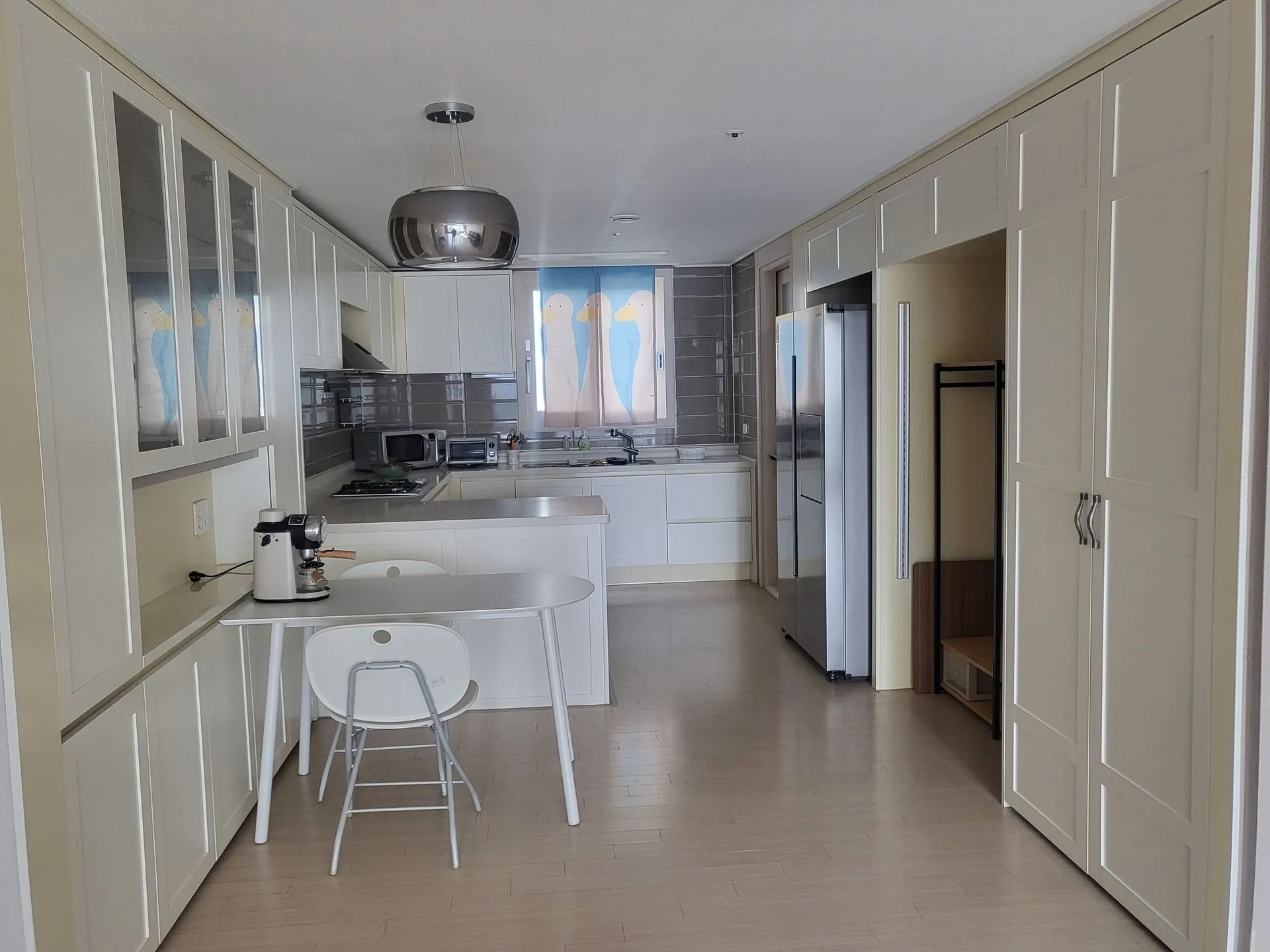 Amnyang-eup Three-Bedroom Apartment