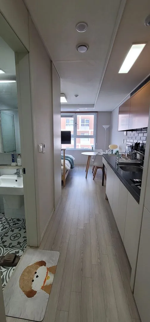 [Gimpo] Newly built officetel, 2 minutes walk from Unyang Station 7