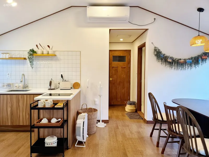 [Hallim, Jeju] Stone house with Geumosan #Two-room/Private Jacuzzi/High stone wall 48