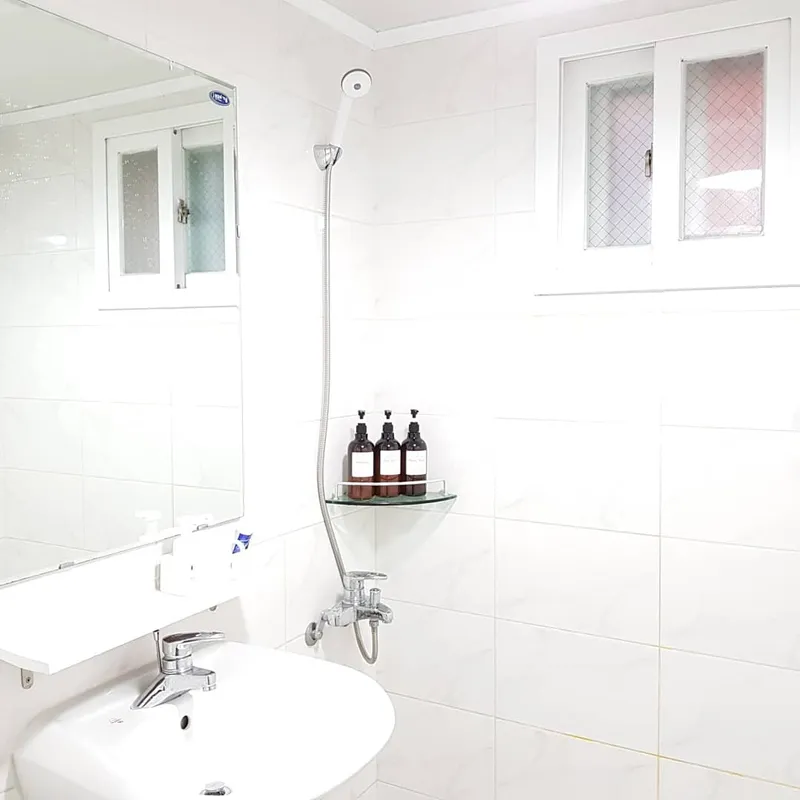 [Pohang] 5-minute walk to the terminal, 8-minute drive to POSTECH, 303 12