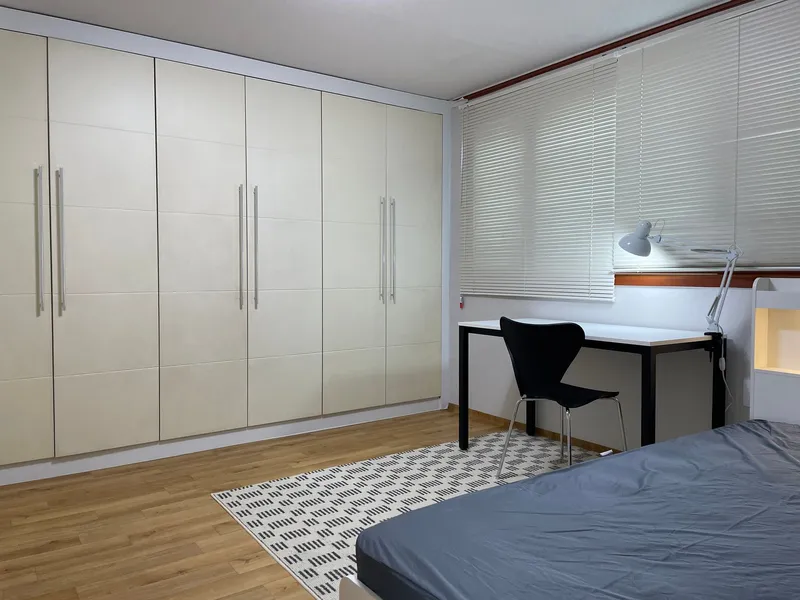 [Mapo, Seoul] 5-minute walk from Hongik Univ. Station, three-room 14