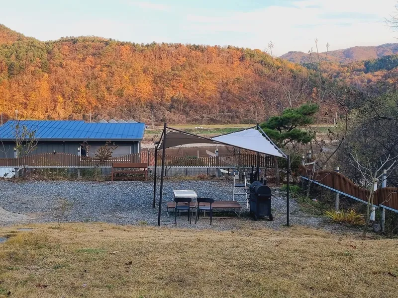 [Chuncheon][Chuncheon, Gangwon-do] A small house with a yard along the Hongcheon River 6