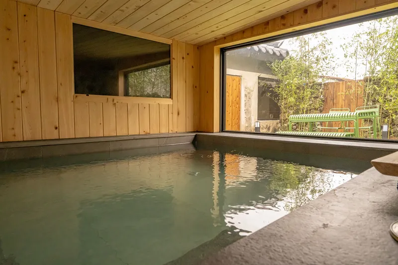 [Hallim, Jeju] West Hyeopjae Pool Villa Pension, Hanok & Stone Wall 4
