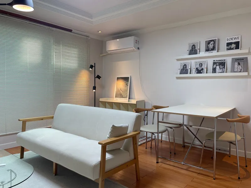 [Mapo, Seoul] 5-minute walk from Hongik Univ. Station, three-room 2