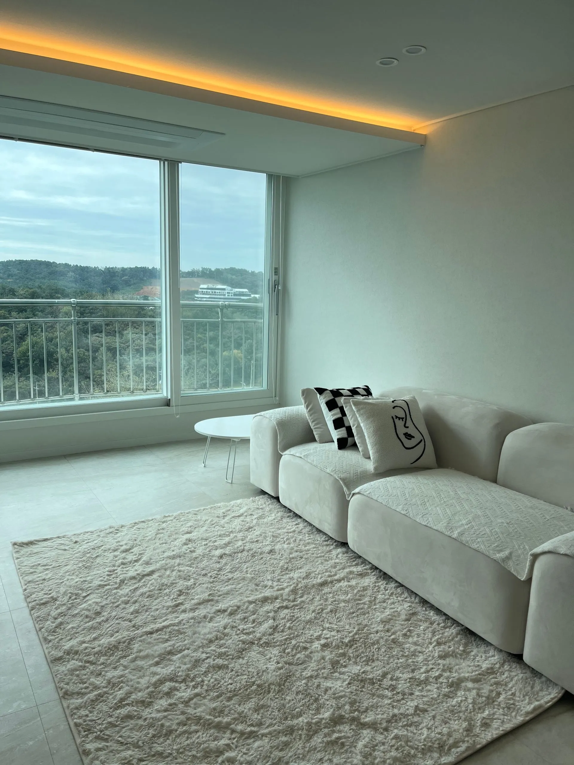 Naun-dong Three-Bedroom Apartment