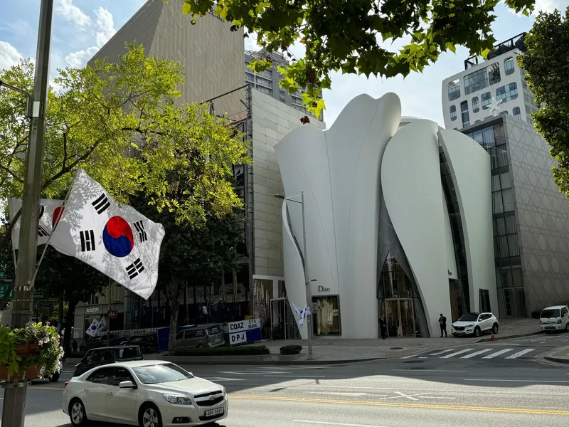 [Gangnam, Seoul] Duplex officetel at the entrance of the luxury street at Cheongdam intersection 16