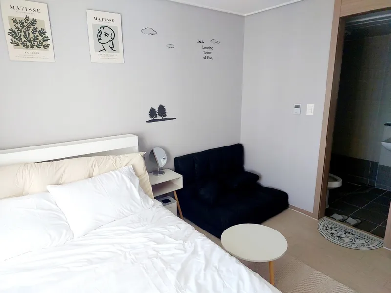 [Donghae] Room 909 Latex Twin Bed Ocean View Styler 2-Room 22