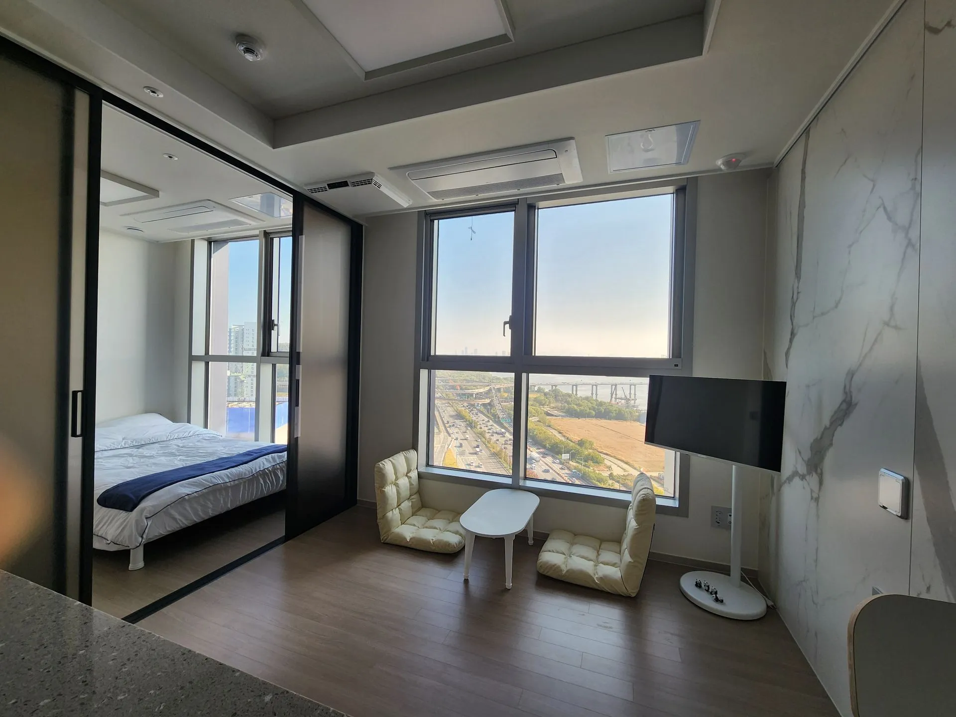 Officetel Studio in Goyang, Gyeonggi — 30m², sleeps 2, 1 bath
