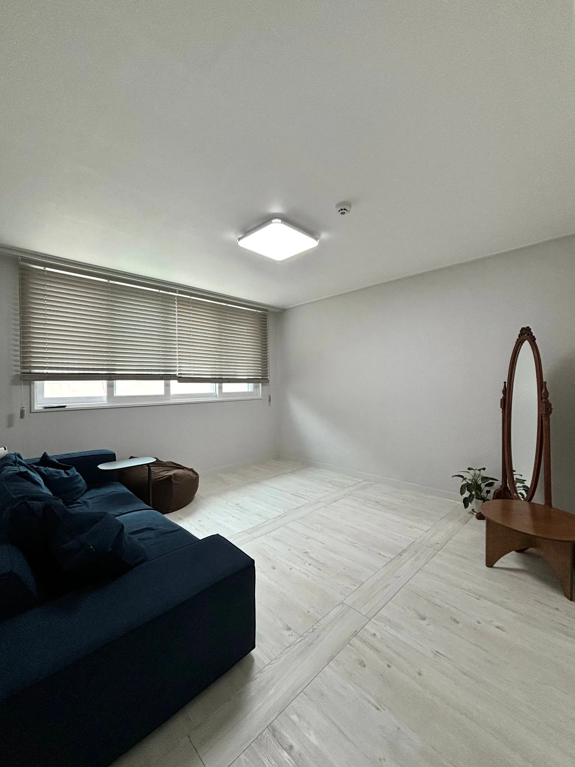 Sa-dong Transit-Friendly Three-Bedroom House