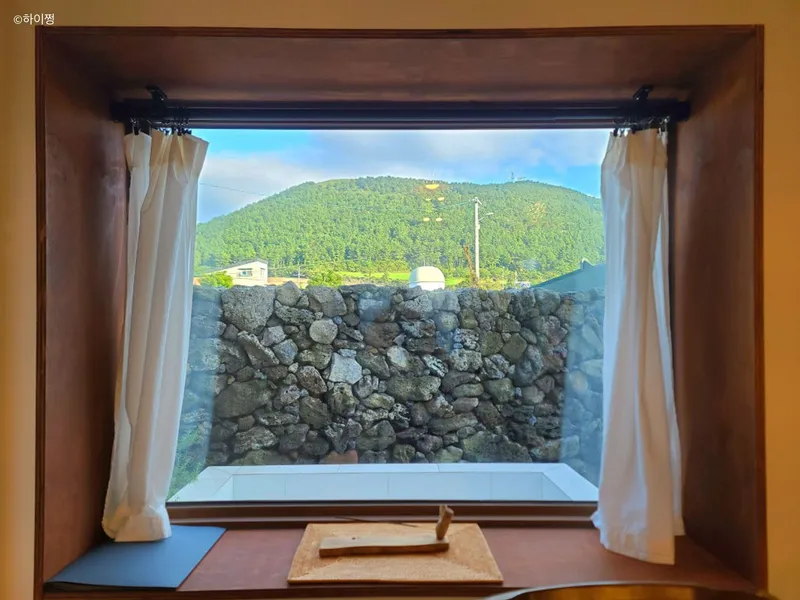 [Hallim, Jeju] Stone house with Geumosan #Two-room/Private Jacuzzi/High stone wall 59