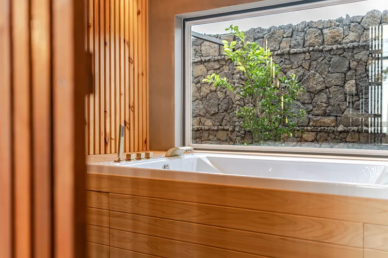 [Aewol, Jeju] Aewol Coastal Road Cypress Spa Room Ocean View Accommodation 16