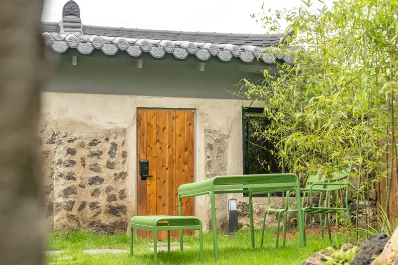 [Hallim, Jeju] West Hyeopjae Pool Villa Pension, Hanok & Stone Wall 17