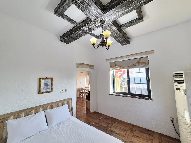 [Topyeong-dong, Seogwipo] #Breakfast #1PetFree Ocean View Yard Accommodation Everseaside 4