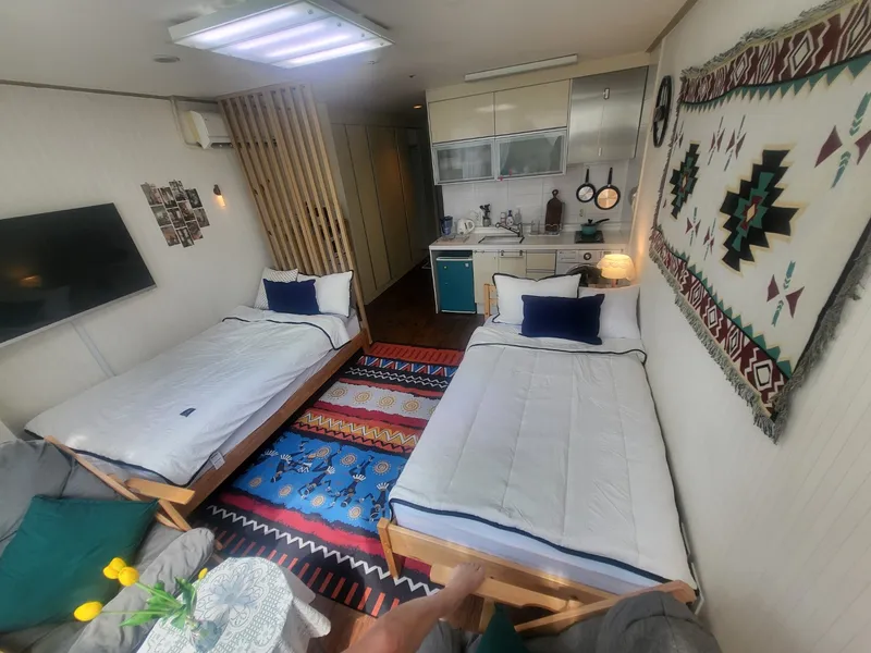 [Gangseo, Seoul] 5 minutes walk from Gimpo Airport. - Lotte Mall. Subway 5.9. Airport Railroad 11
