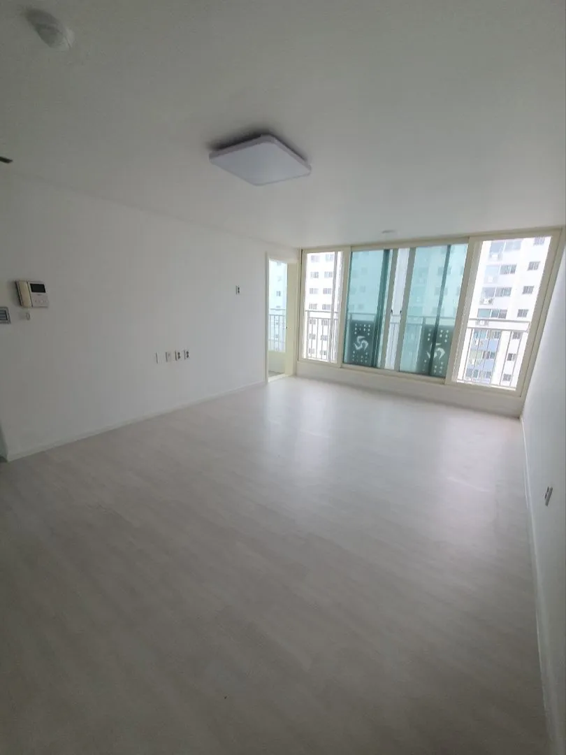 Yeonhyang-dong Three-Bedroom Apartment