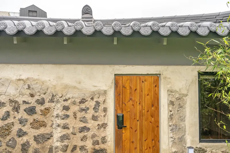[Hallim, Jeju] West Hyeopjae Pool Villa Pension, Hanok & Stone Wall 7