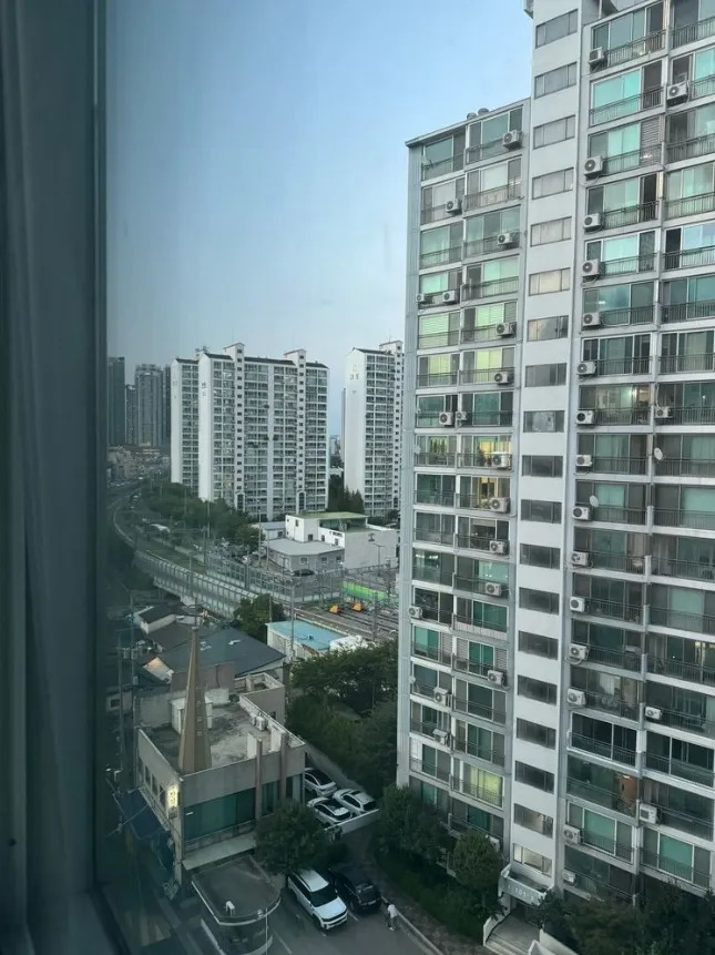 [Seongdong, Seoul] Wangsimni Station 3 minutes, full option, clean 10