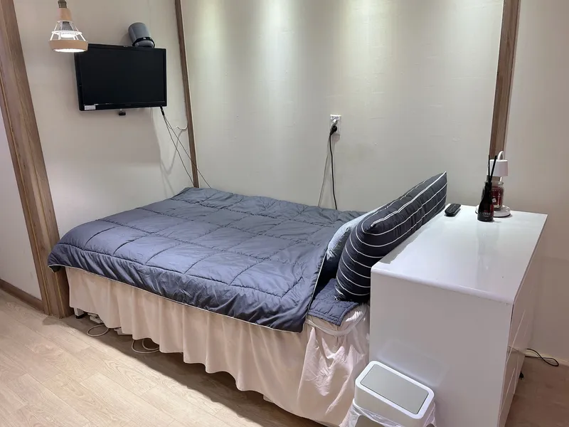 [Yeongdeungpo, Seoul] Yeouido cost-effective one-room Hangang Park The Hyundai Seoul Seoul hot place center Cozy cost-effective one-room 2
