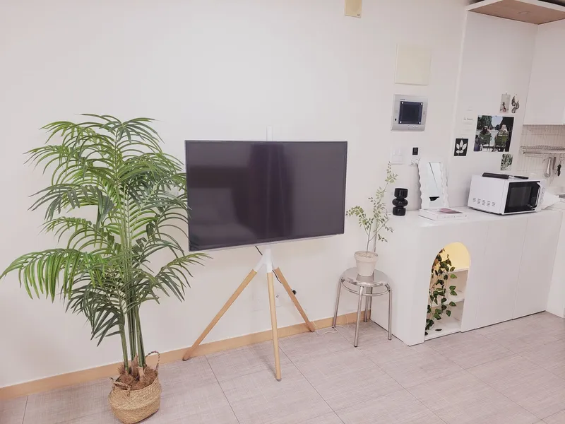 [Busanjin, Busan][Near Seomyeon] Cozy Wood / Cooking Available / High-rise Night View / Bathtub / Jeonpo Cafe Street 5