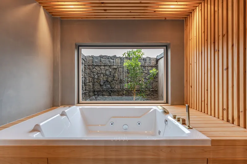 [Aewol, Jeju] Aewol Coastal Road Cypress Spa Room Ocean View Accommodation 12