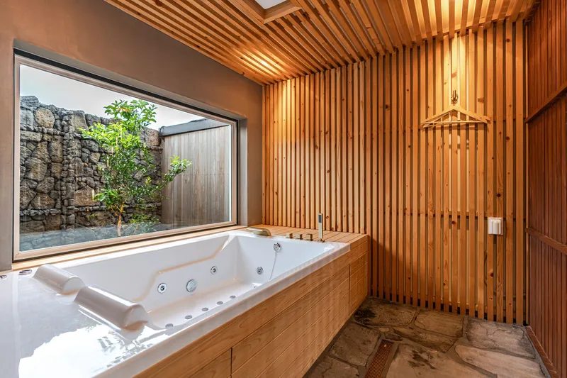 [Aewol, Jeju] Aewol Coastal Road Cypress Spa Room Ocean View Accommodation 9