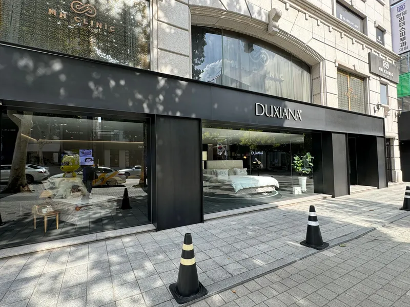 [Gangnam, Seoul] Duplex officetel at the entrance of the luxury street at Cheongdam intersection 18