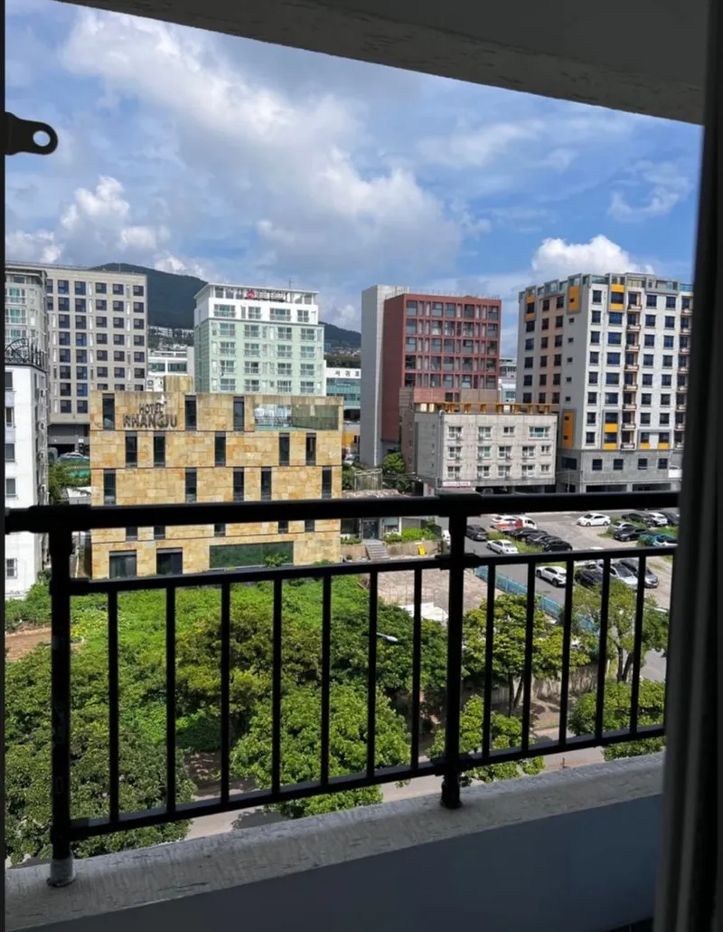 [Gangjeong-dong, Seogwipo] Spacious Terrace Accommodation 704 8