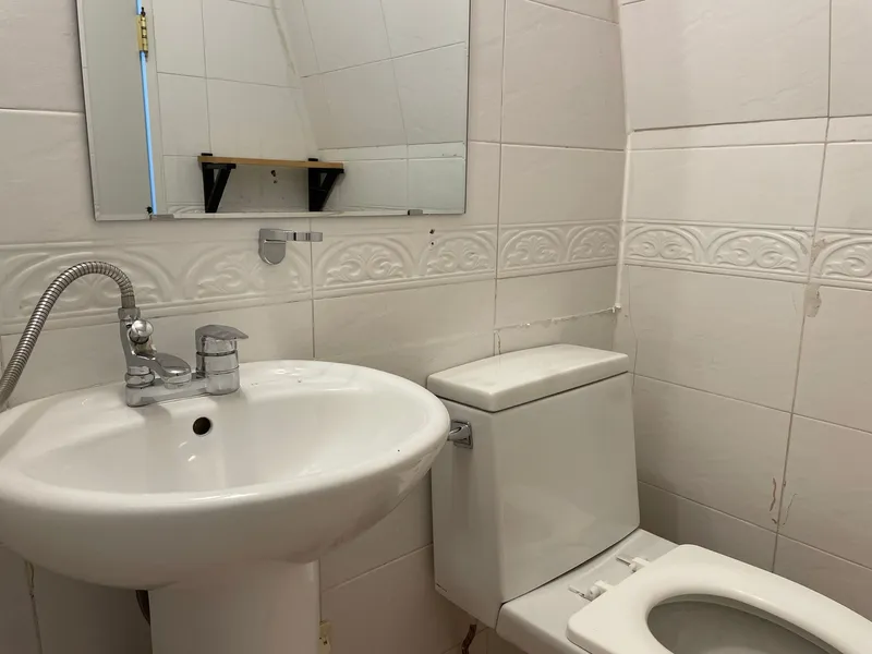 [Mapo, Seoul] 5-minute walk from Hongik Univ. Station, three-room 15