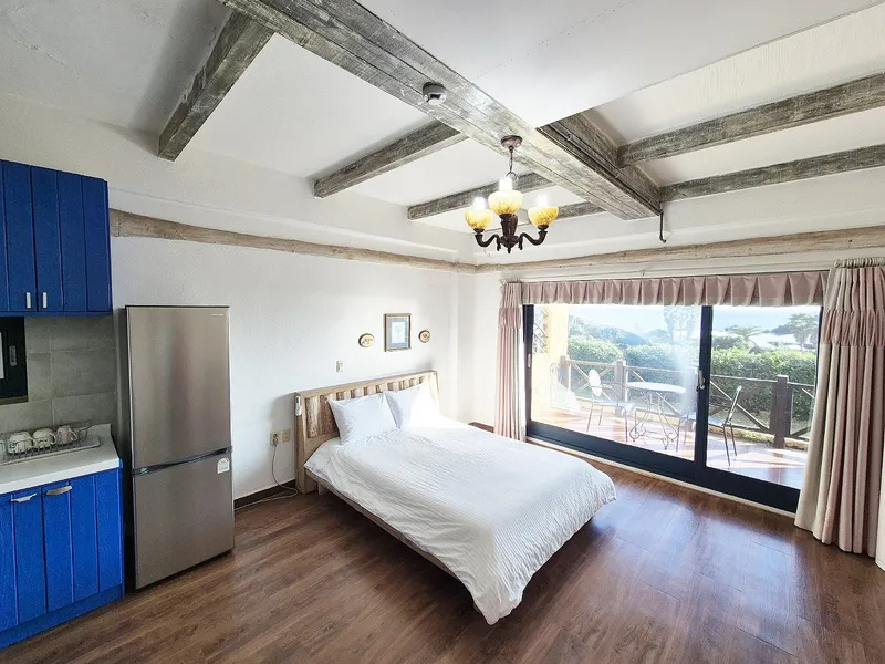 [Topyeong-dong, Seogwipo] #Breakfast #FreePet #StunningOceanView | Full Service 2