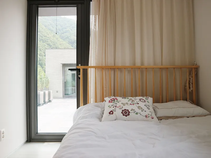 [Yangpyeong] Seojong Modern house with clear stream and wide terrace 4