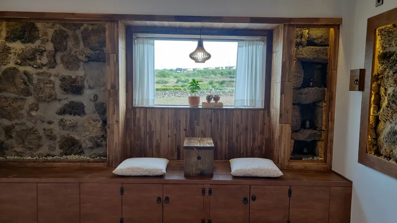 [Hallim, Jeju] Jeju-style main house and outer house independent jacuzzi 32