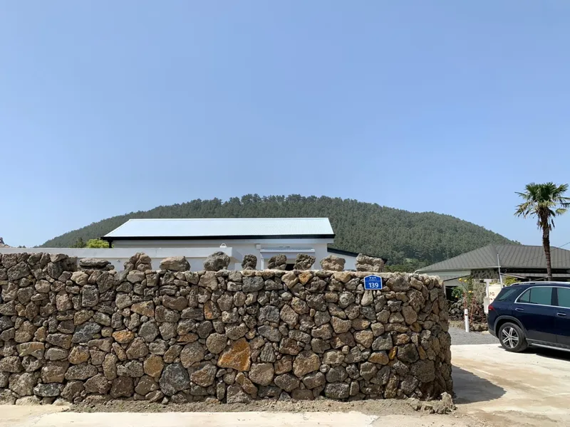 [Aewol, Jeju] Jeju's representative mountain peak front view, private jacuzzi, Insta-worthy accommodation 245