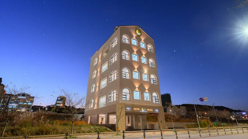 [Buk-gu, Ulsan] Pool Villa Kids Hotel #201 right in front of Gangdong Mongdol Beach 14