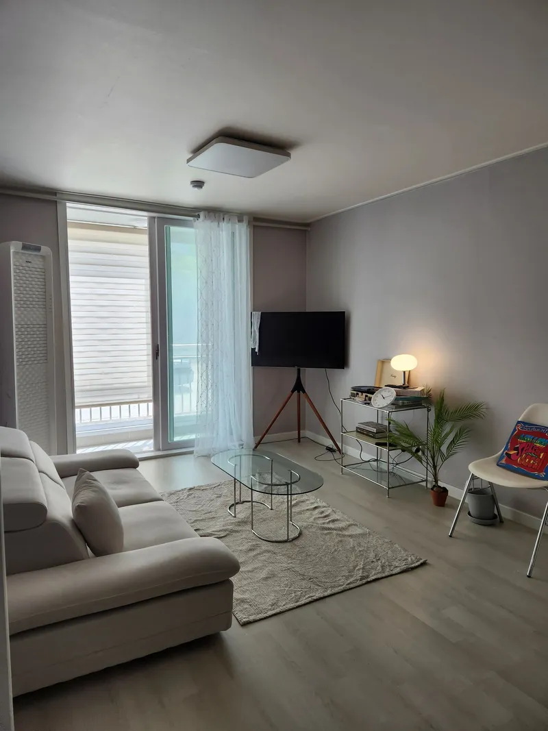 [Seo-gu, Gwangju] Full-option mid-century 24-pyeong apartment in Hwajeong-dong 5