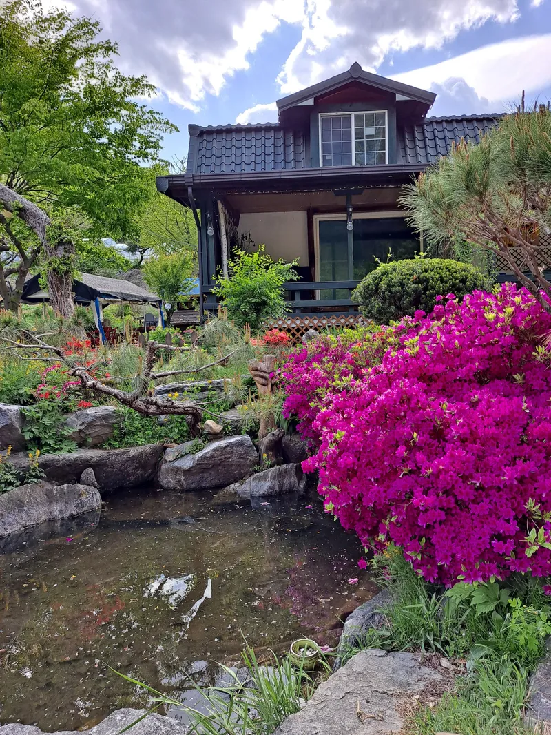 [Hoengseong] A detached house with a pretty garden near the lakeside road 13