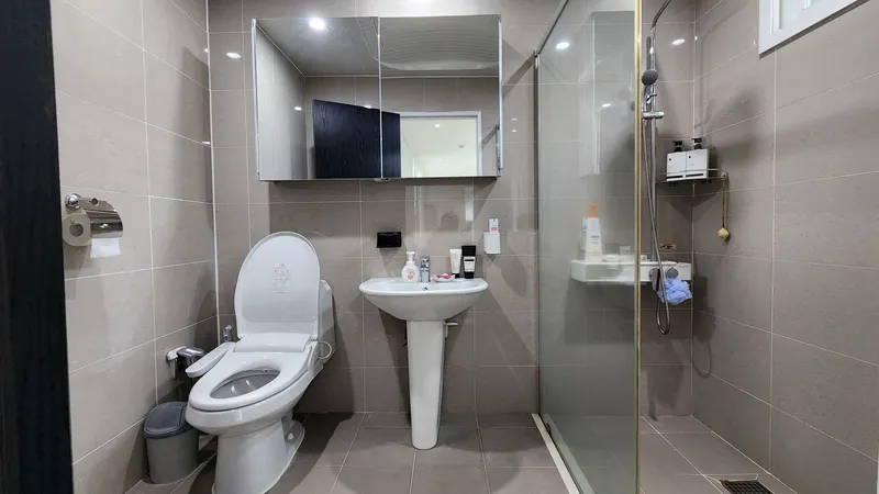 [Hallim, Jeju] 5 minutes by car from Hyeopjae, Geumneung, and Biyangdo, a two-story, stone-walled townhouse 11