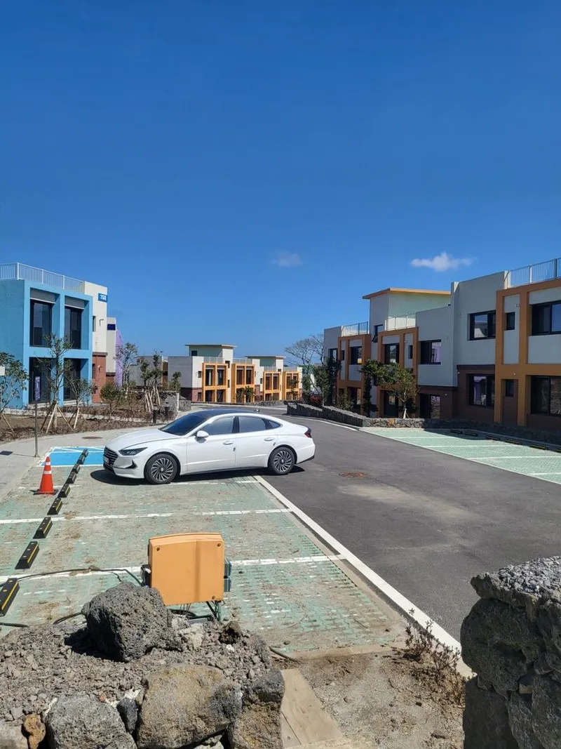 [제주 구좌] 조용한 힐링되는 투룸 브랜드뉴 타운하우스2층 개인옥탑텃밭 44