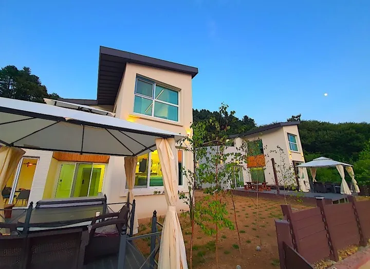 [Gapyeong] Small dog-friendly pension with outdoor spa #201 10