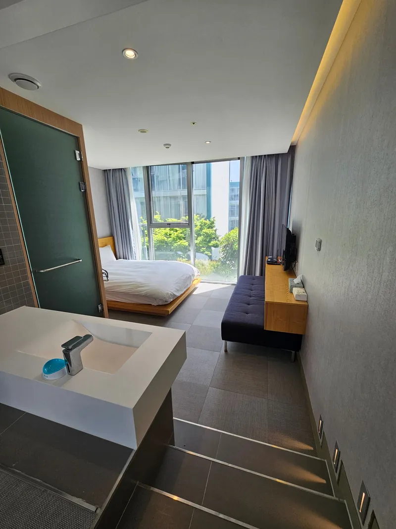 [Topyeong-dong, Seogwipo] Taktwin full-length glass, 1.5-room accommodation good for healing C6 7