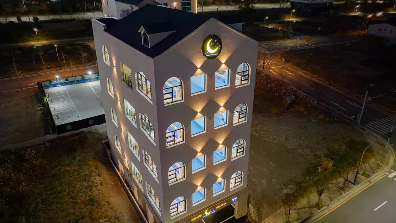 [Buk-gu, Ulsan] Pool Villa Kids Hotel #301 right in front of Gangdong Mongdol Beach 15