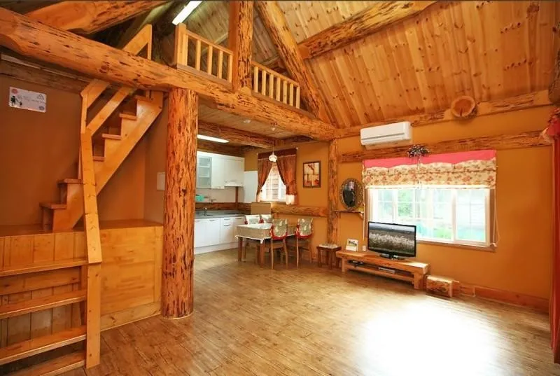 [Pyeongchang] Clean, independent streamside log cabin special pension Mulmangcho 6
