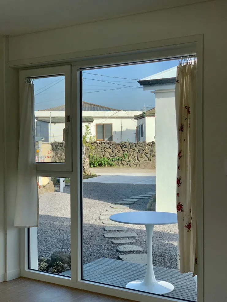 [Aewol, Jeju] Jeju's representative mountain peak front view, private jacuzzi, Insta-worthy accommodation 202