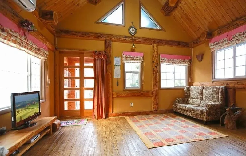 [Pyeongchang] Clean, independent streamside log cabin special pension Mulmangcho 7