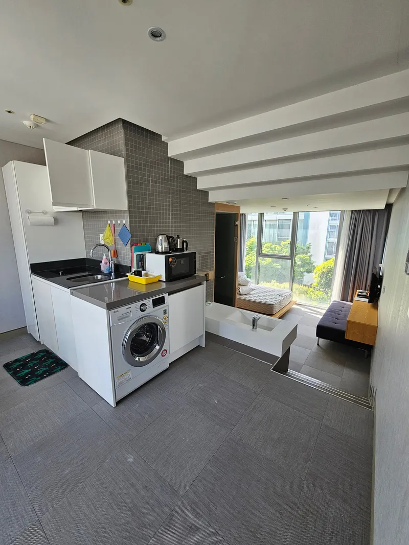 [Topyeong-dong, Seogwipo] Taktwin full-length glass, 1.5-room accommodation good for healing C6 9