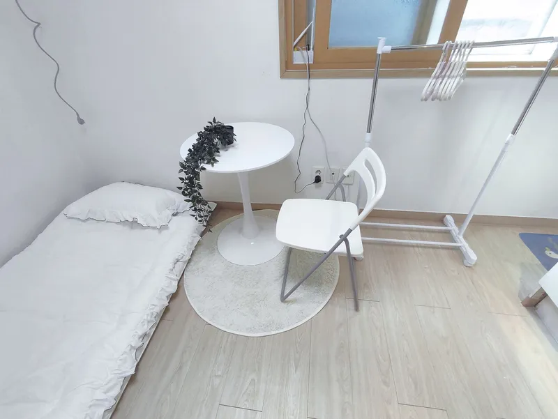 [Gwanak, Seoul] Sillim Station. Danggok Station. 8 min walk. Room 105. Semi-basement 7